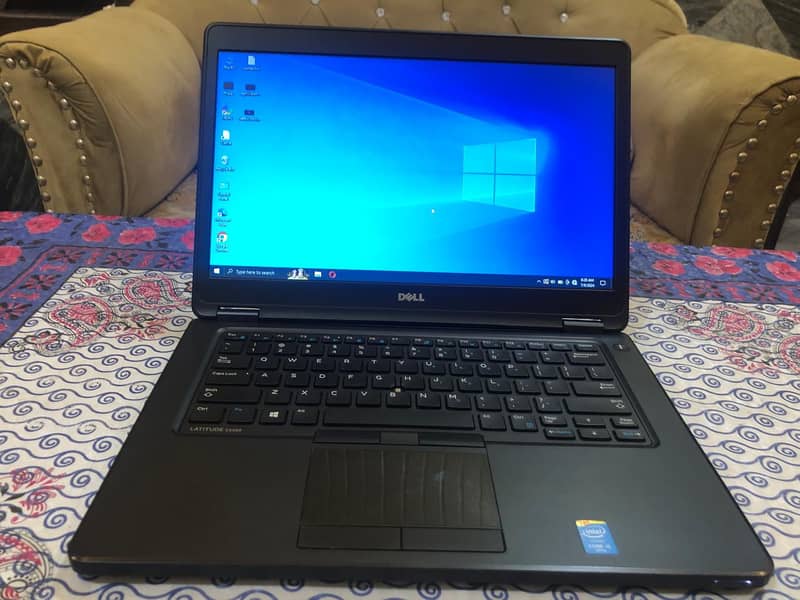 Dell latitude 5450 with charger, battery 4