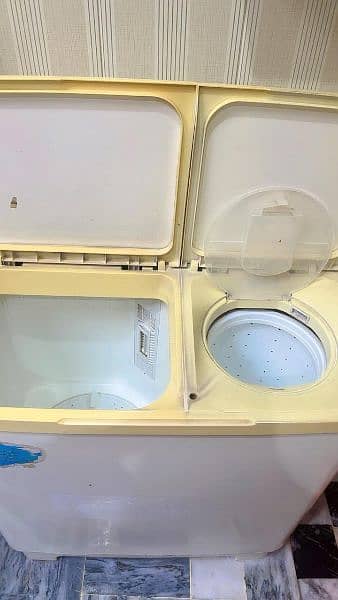 Kenwood washing machine with dryer good condition. . 2