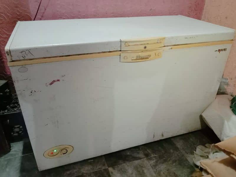 waves freezer in good condition 4