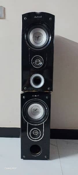 AUDIONIC SPEAKERS . 0