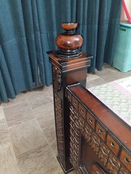 King Size Bed along with Dressing Table 4