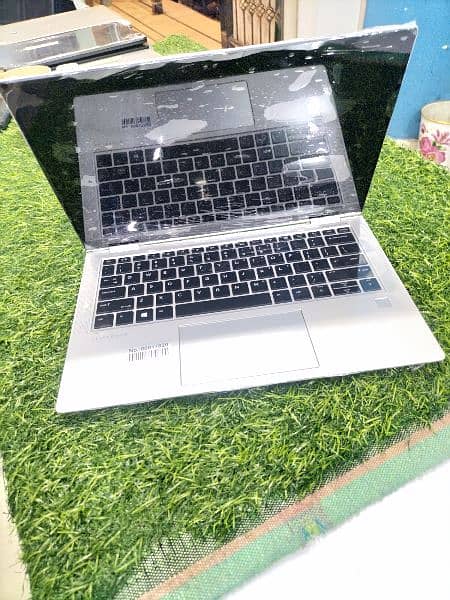 Hp Elitebook 1030 G3 i7/8th 16/256. 17