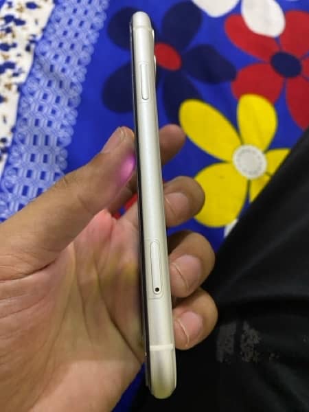 iPhone 11 White PTA Approved 5