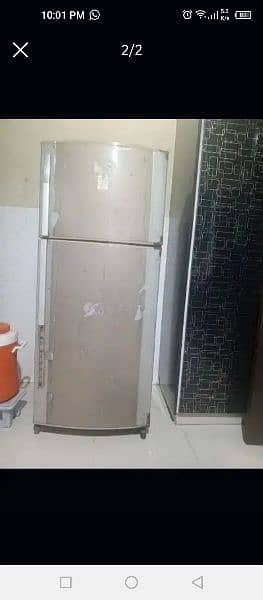 Dawlence full size refrigerator in fully working condition 0