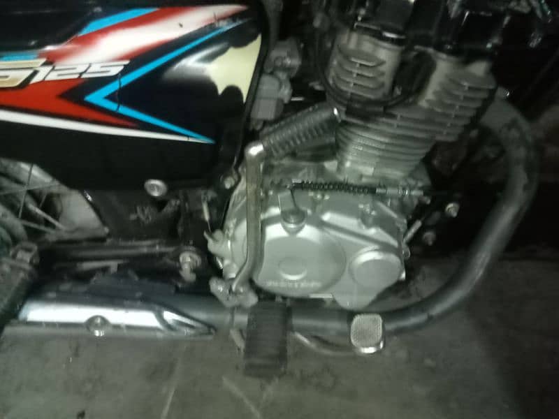 Honda 125 Black Color for Sale 3