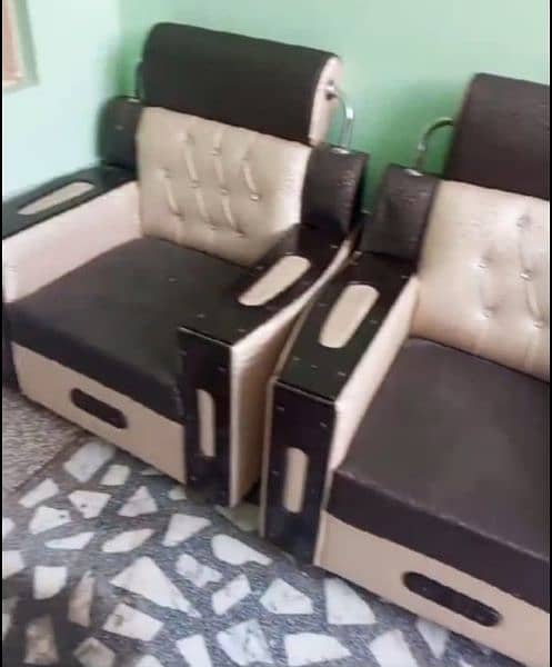 urgent sale of sofa set 2