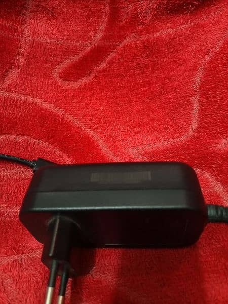 moso 36W charger in a best condition 1