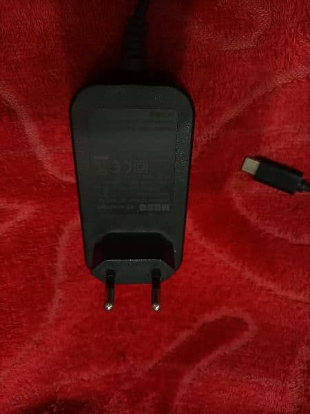 moso 36W charger in a best condition 2