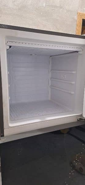 chiq refrigerator CTM 418 IGR 6
