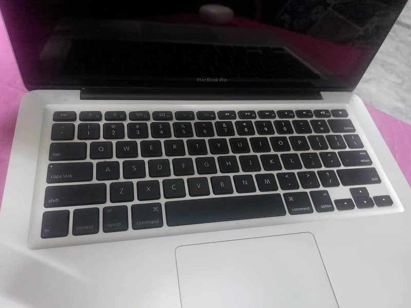 Macbook pro Mid 2012 8gb/512 ssd 2.5 Core i5 Processor 3