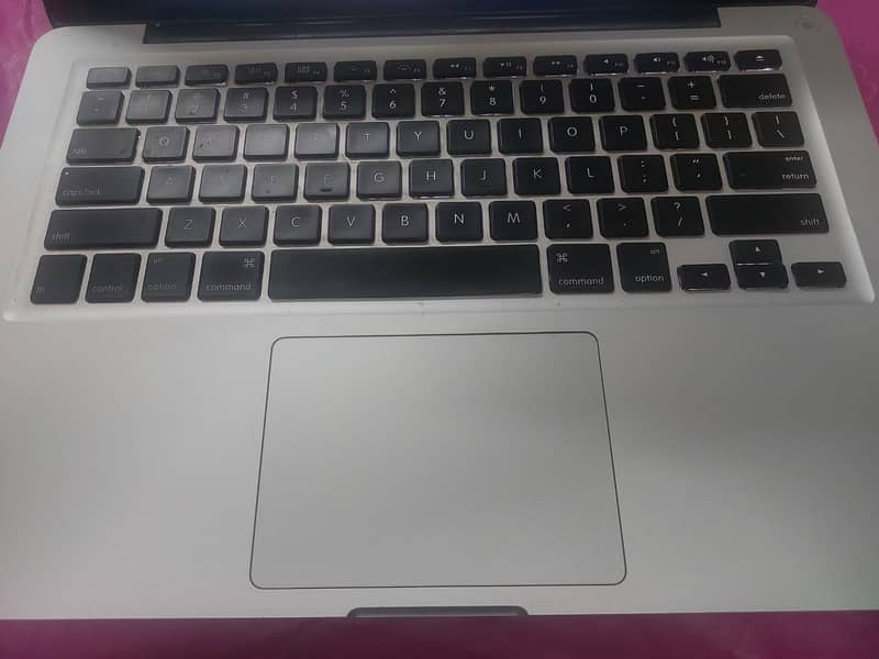 Macbook pro Mid 2012 8gb/512 ssd 2.5 Core i5 Processor 6