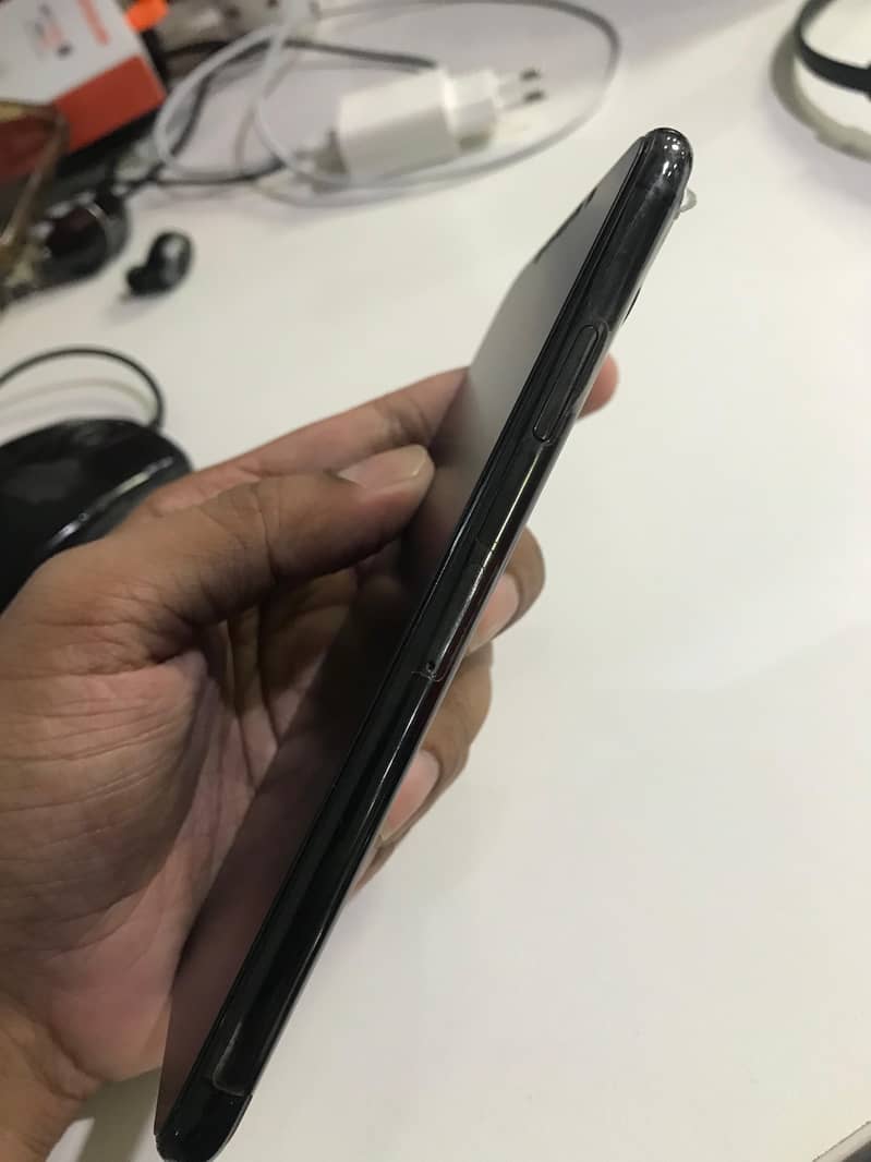 iPhone 11 Pro Max Pta Approved 4