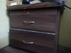 2 Side tables new condition