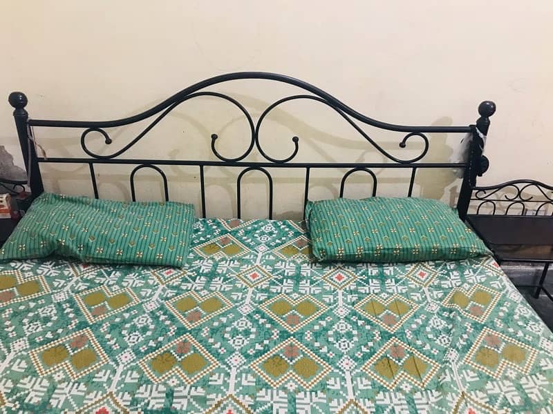 King size double iron bed 3