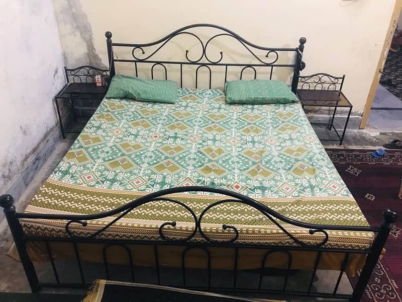King size double iron bed 4