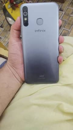 Infinix hot 8 4/64 urgent sell