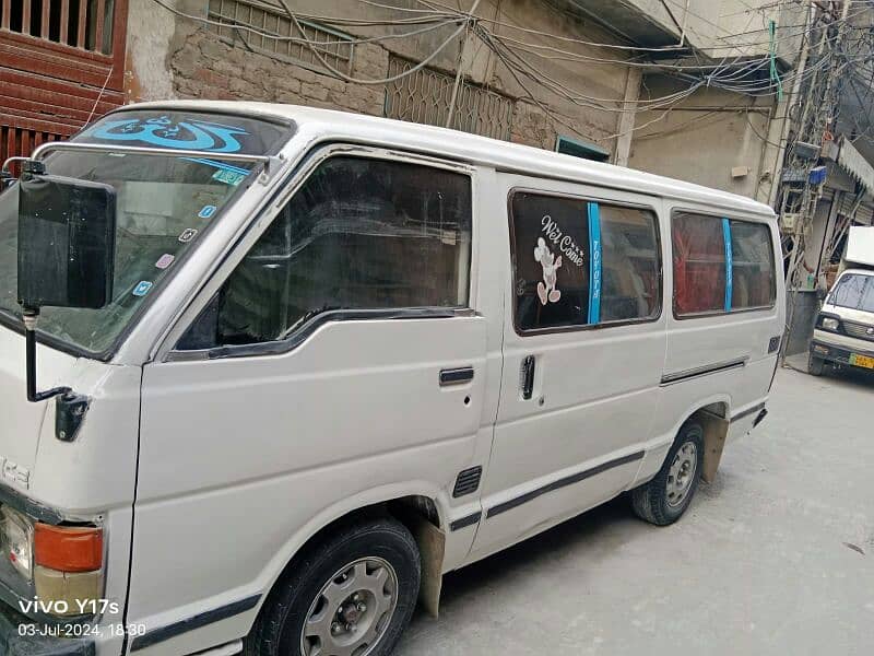 Hiace van 03280989826 6