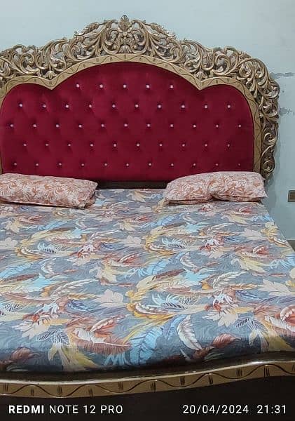 Bed set for sale with two side tables and dressing 5