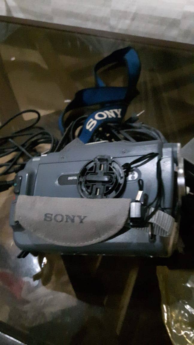 Sony handy cam camera in excellent Condition 3