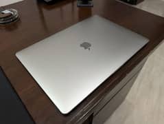 Macbook Pro 2017 15 inch i7 16GB RAM 1TB SSD