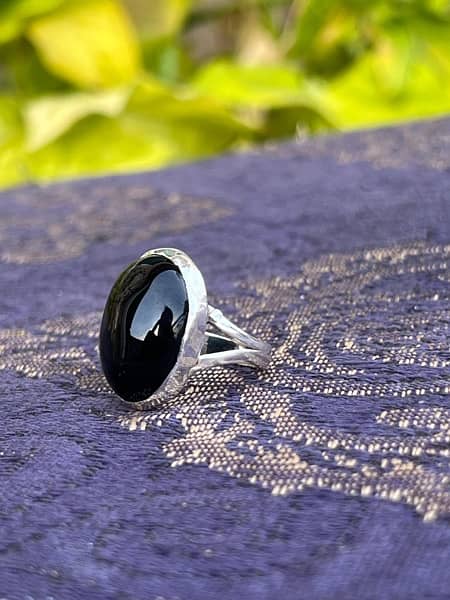 Black Aqeeq stone with 100% original silver ring are available 1