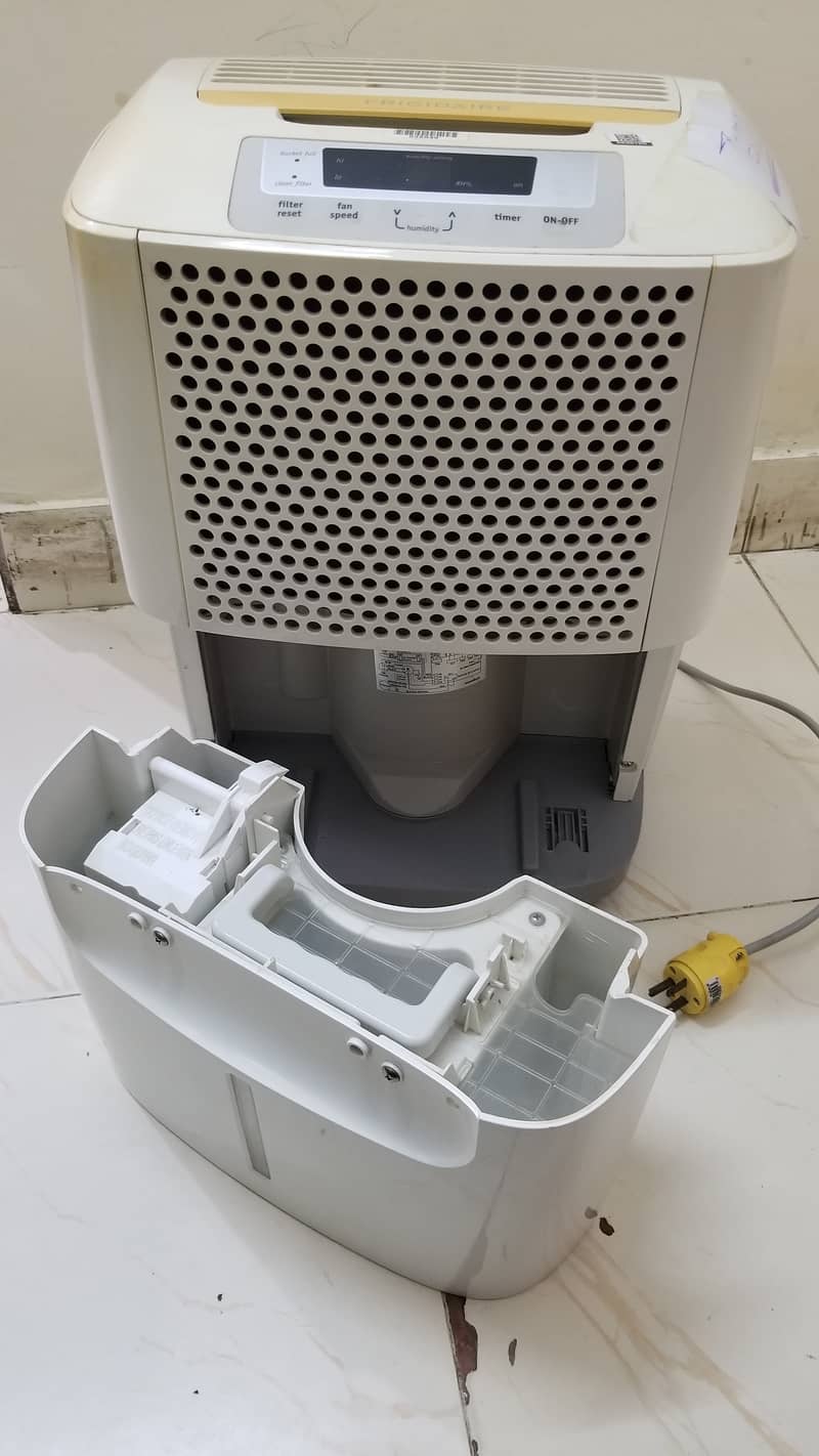 Dehumidifier - 25 Litre/day 2