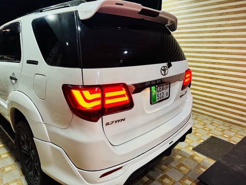 Toyota Fortuner 2015 8