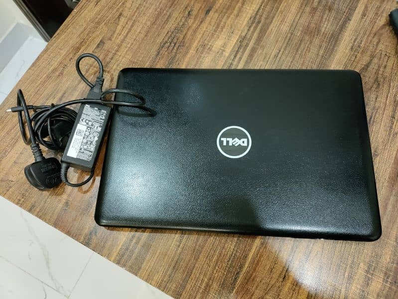 Dell 5567 i5/8/256 SSD 1