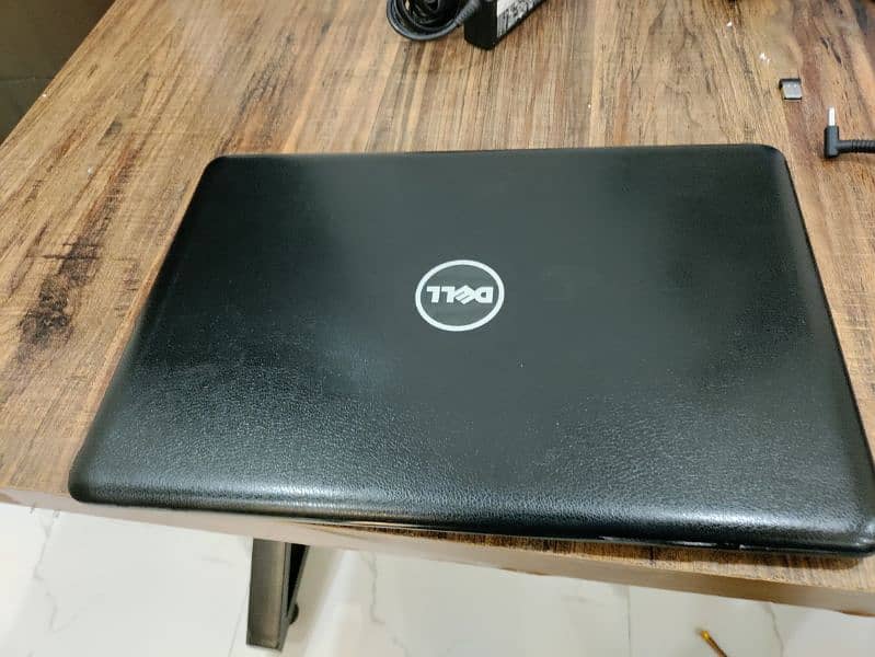 Dell 5567 i5/8/256 SSD 3