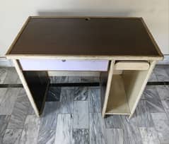 Computer Table 0