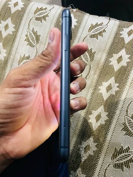 iPhone 11 64 gb jv non pta 4