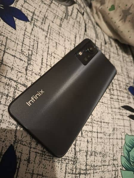 BRAND NEW INFINIX NOTE 11 MINT CONDITION 6/128 9