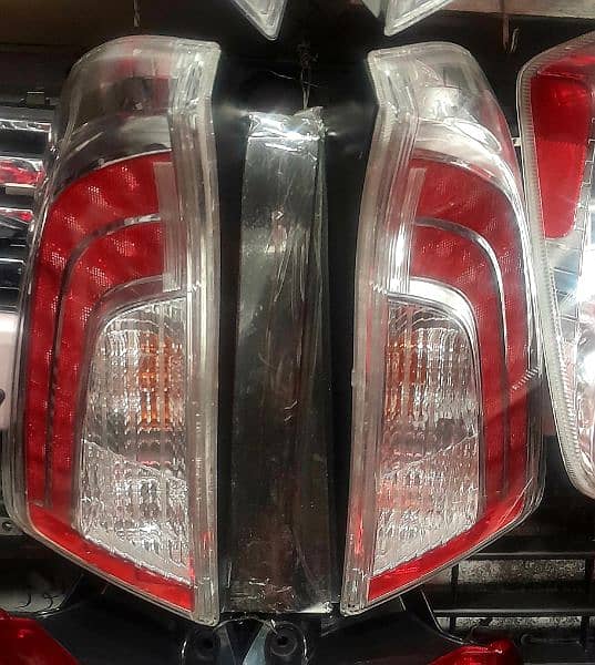 TOYOTA PRIUS 1.8 BACK LIGHTS AVAILABLE IN EXCELLENT CONDITION 1