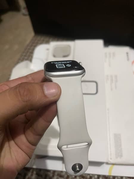 Apple Series 4 44mm 5