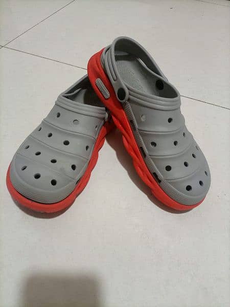 CROCS IN GREY AND RED COLOUR 3