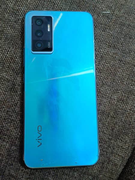 vivo v23e 8/128 gb  with box&original handfree just glass chnge 0