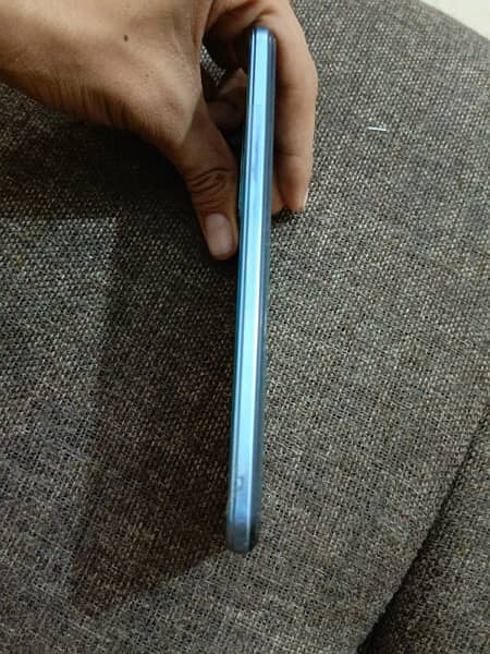 vivo v23e 8/128 gb  with box&original handfree just glass chnge 5