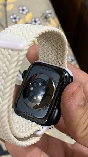 Apple Watch Series 7 41mm GPS 1