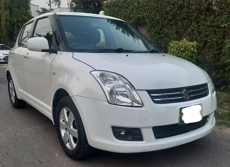 Suzuki Swift DLX AUTOMATIC 1