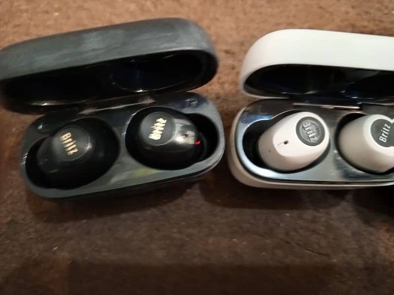 Britzz Earbuds with wireless charging Original, Earphones 2