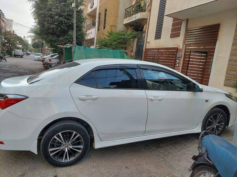 Toyota Corolla Altis 2018 4