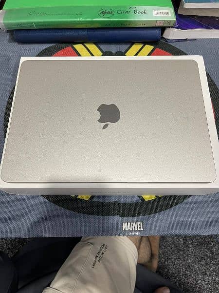 Apple Macbook Air M2 13.6 inch 0