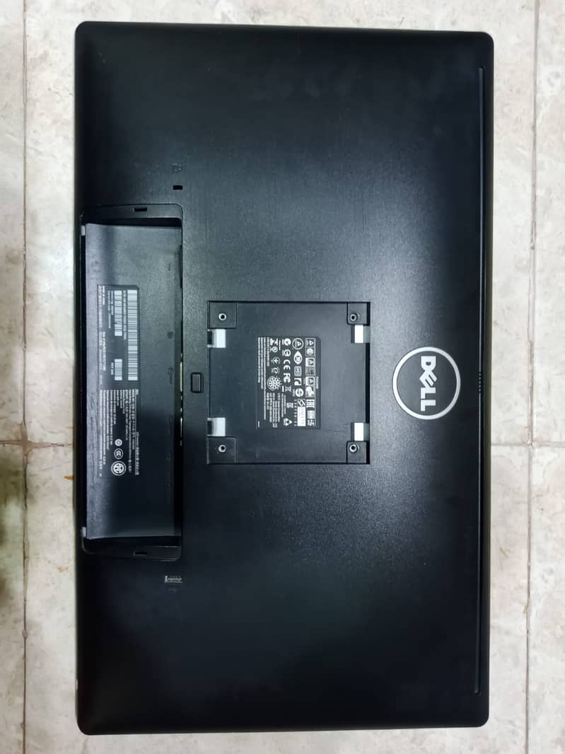 Dell 24" Display for Sell Available in Cheap - Only Lines on Display 5