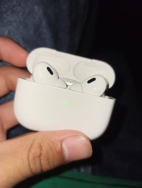 airpods pro 2nd generation new only seal open no used 2