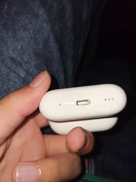 airpods pro 2nd generation new only seal open no used 3