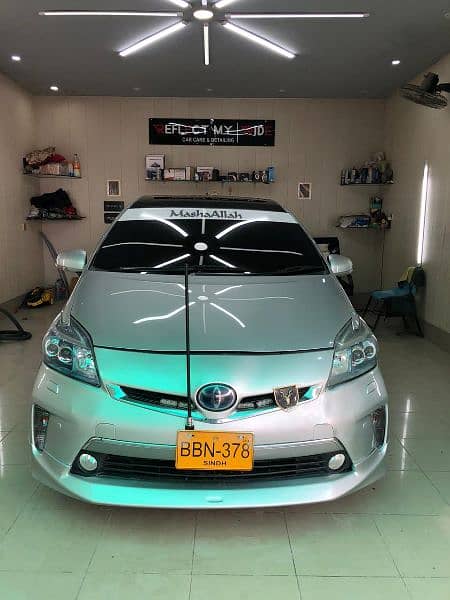 Toyota Prius 2011 1