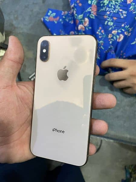 I Phone XS 256 gb golden color 1