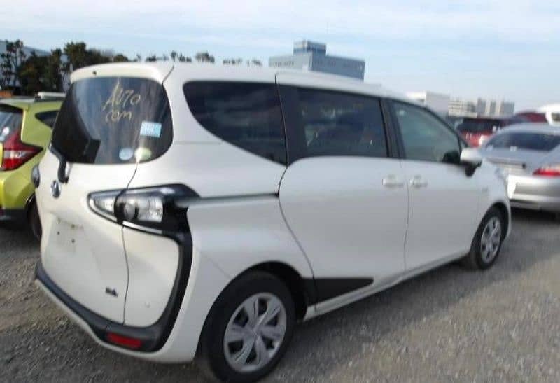 Toyota Sienta 2019 3