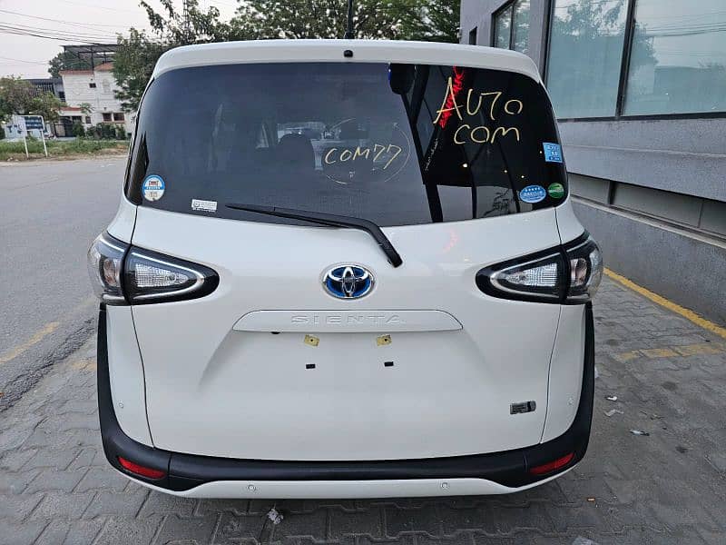 Toyota Sienta 2019 11