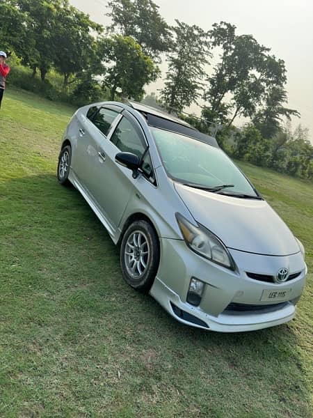 Toyota Prius 2011 sunroof 5